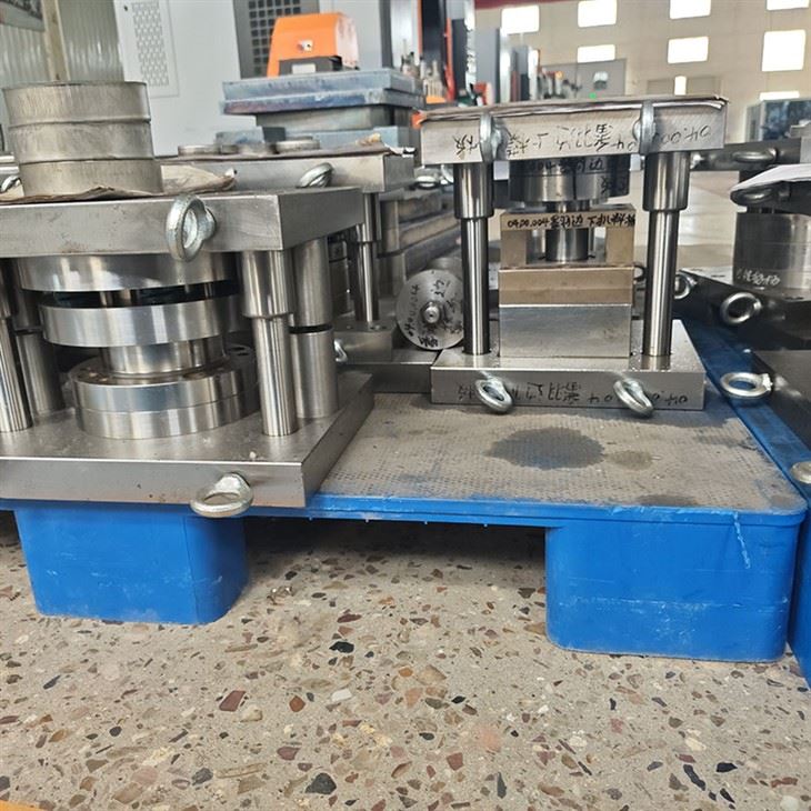 Low-Volume Simple Die Tooling | Custom Single-Stage Stamping Dies factory Low-Volume Simple Die Tooling | Custom Single-Stage Stamping Dies factory
